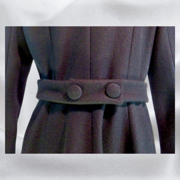 Le Chateau Wool Coat in Size Medium - Picture 4 of 7